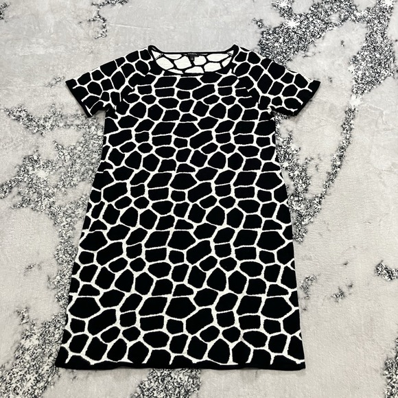 Talbots Dresses & Skirts - Talbots Black White Animal Print Knit Dress Womens Size Large Short‎ Sleeve